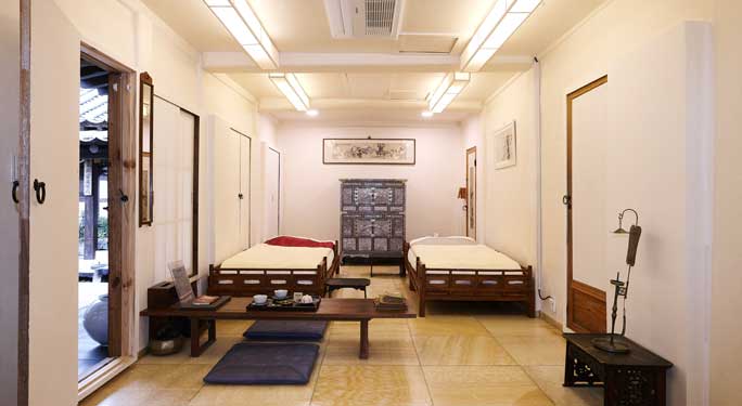 Far Bedroom (1 unit)