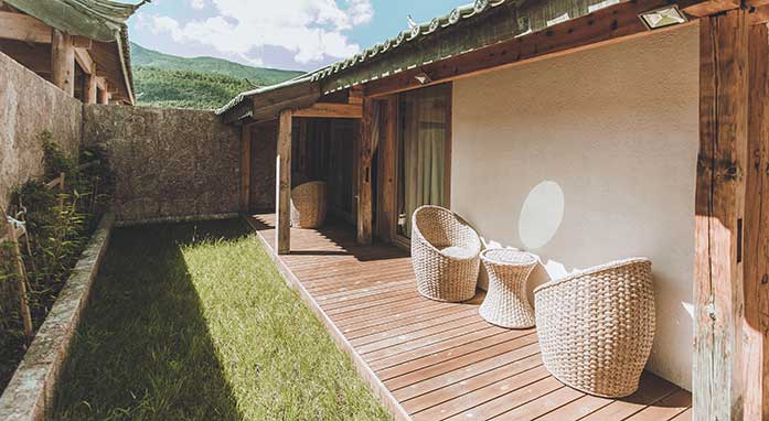 Deluxe Room (8 units)